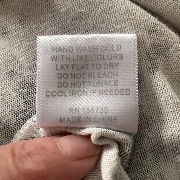 Rose + Olive tie front long sleeve gray and white top, size Small good condition - Picture 4 of 6